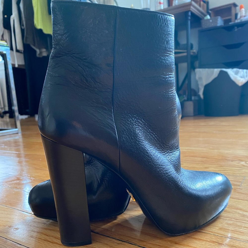 Prada Leather Black Boots with Zipper and Heel